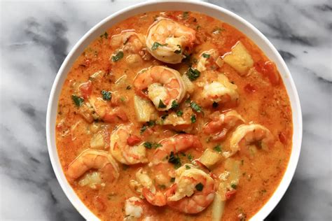  Moqueca de Camarão: Uma Sinfonia de Sabores que Explodem na Boca e um Banquete para os Sentidos!