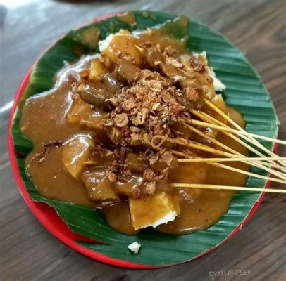  Sate Padang: Uma explosão de sabores picantes e aromas terrosos que te levarão a uma viagem gastronómica indonésia!